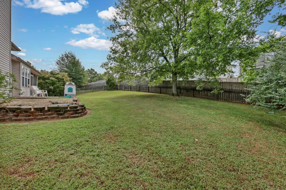 625 E Glenridge Ln Clarksville, TN 37043
