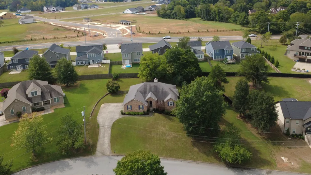 625 E Glenridge Ln Clarksville, TN 37043