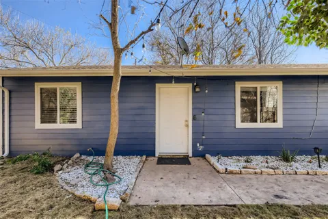 6108 Calmar Cove #B