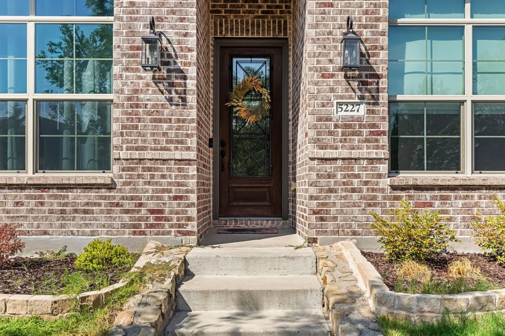 5227 Mareliz Lane Sachse, TX 75048