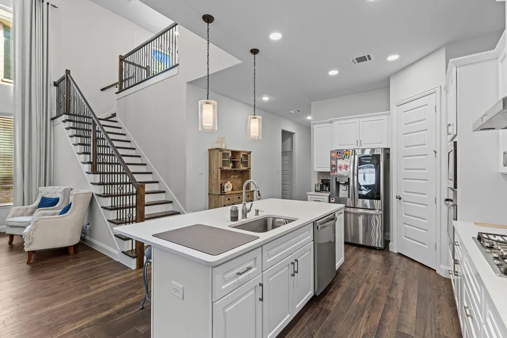 5227 Mareliz Lane Sachse, TX 75048