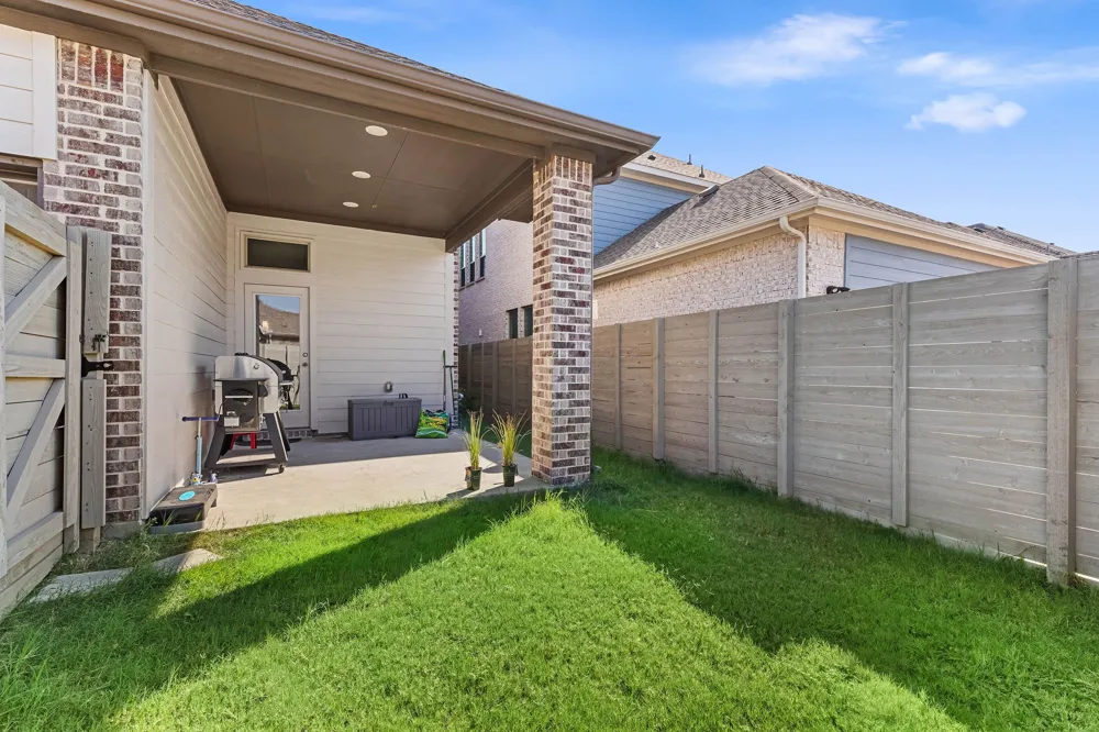 5227 Mareliz Lane Sachse, TX 75048