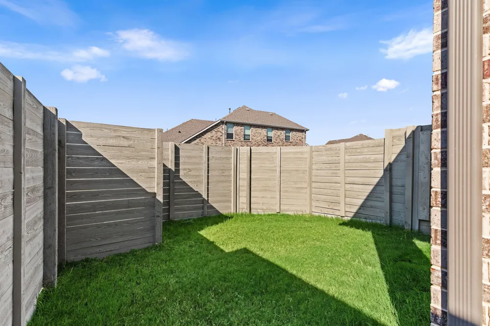 5227 Mareliz Lane Sachse, TX 75048