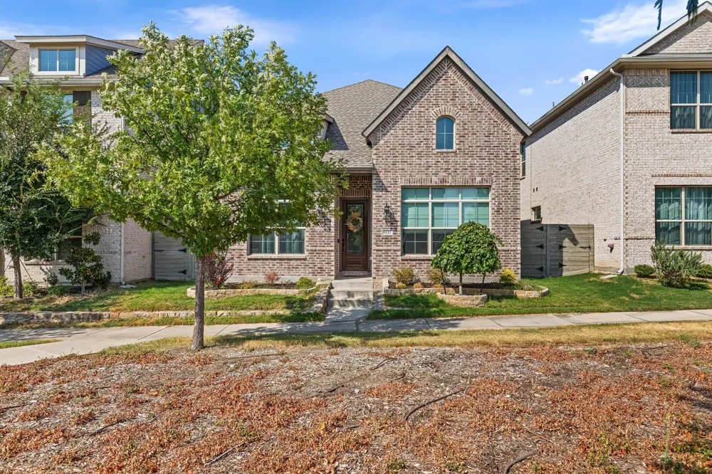 5227 Mareliz Lane Sachse, TX 75048