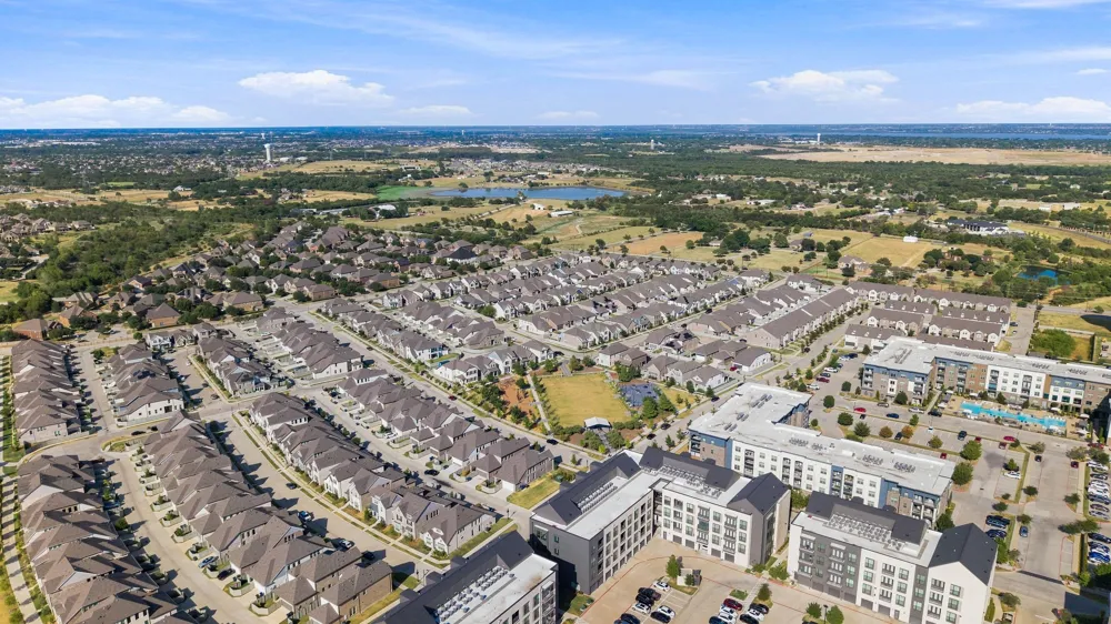 5227 Mareliz Lane Sachse, TX 75048