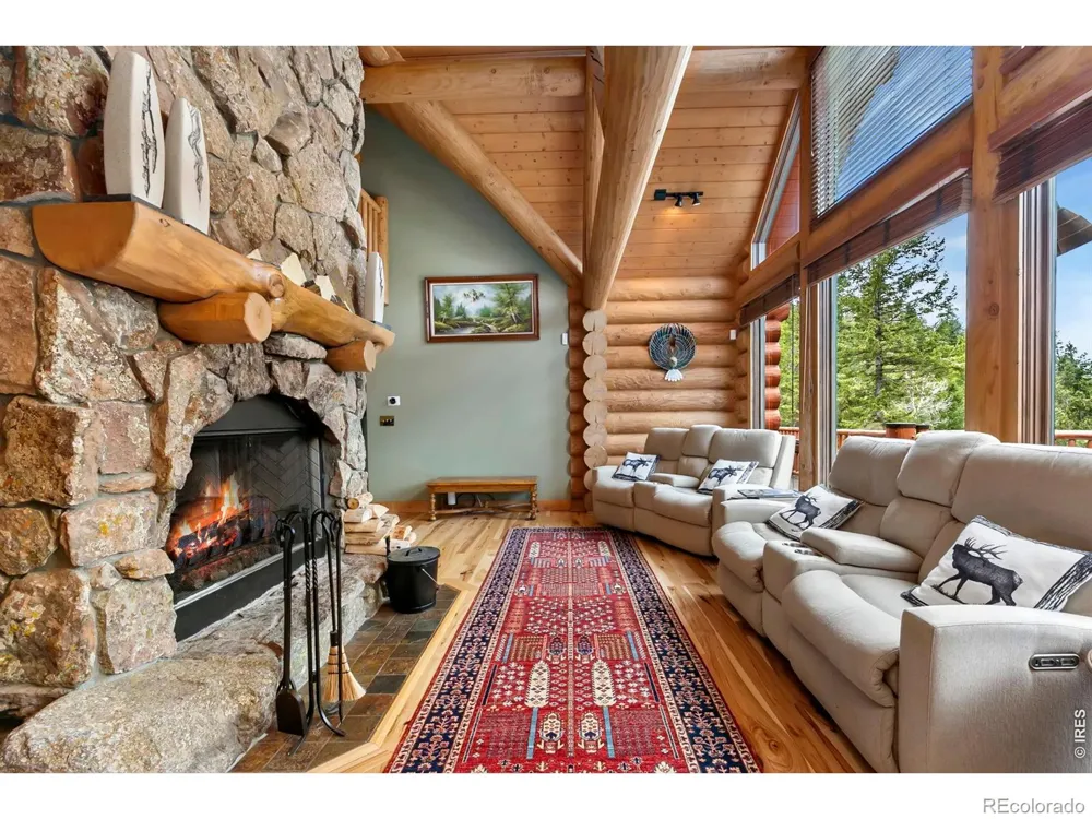 1490 Hummingbird Drive Estes Park, CO 80517