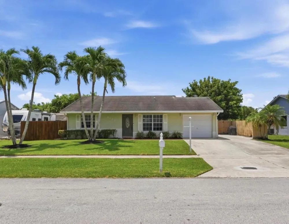 4732 Carthage Circle S Lake Worth, FL 33463