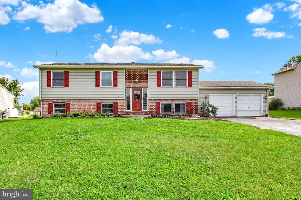 74 CURTIS DRIVE East Berlin, PA 17316