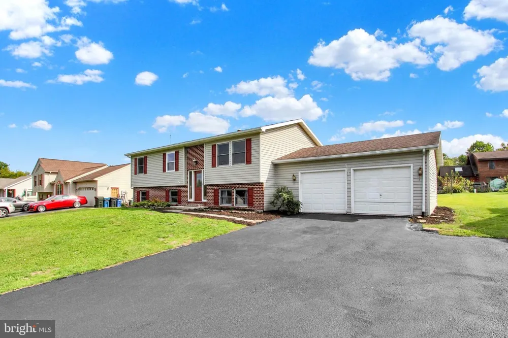 74 CURTIS DRIVE East Berlin, PA 17316