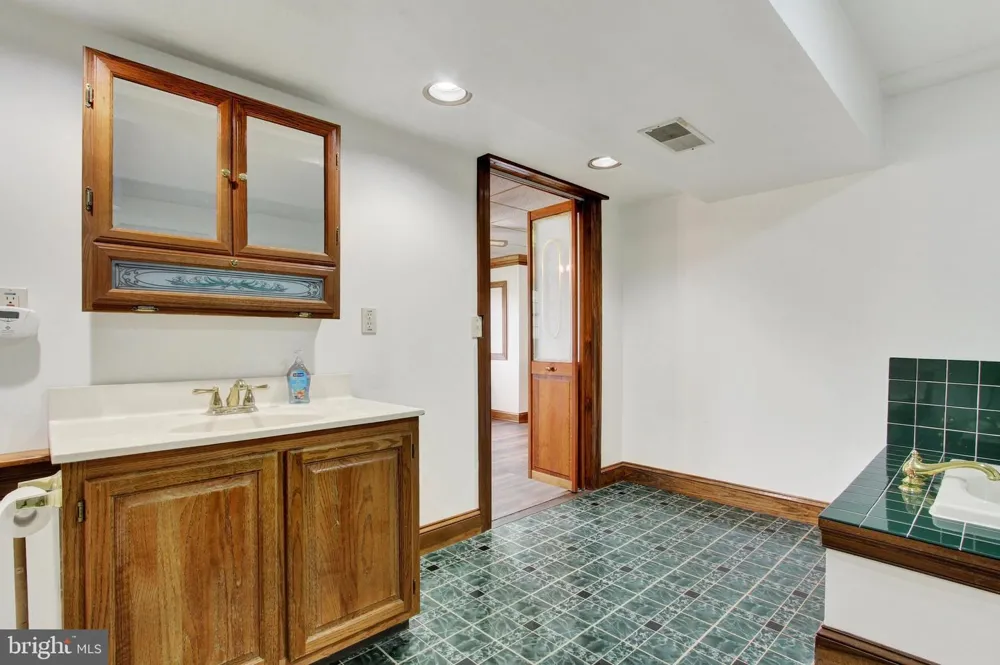 74 CURTIS DRIVE East Berlin, PA 17316