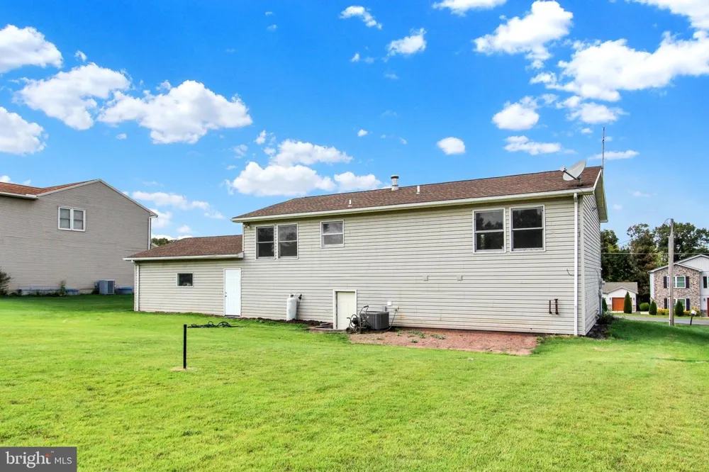 74 CURTIS DRIVE East Berlin, PA 17316