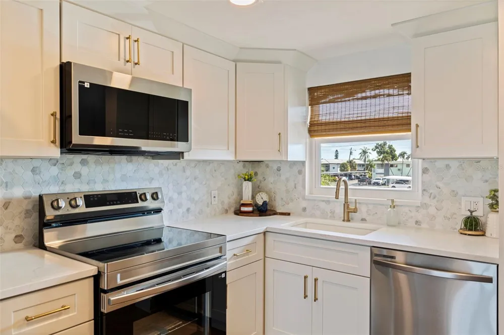 1847 SHORE DRIVE S #202 South Pasadena, FL 33707