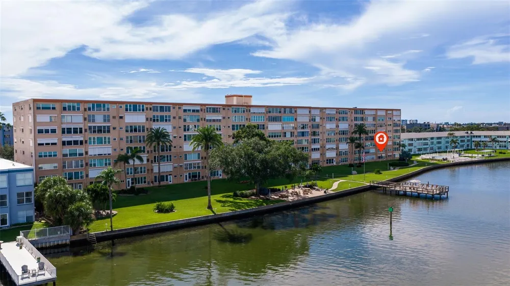 1847 SHORE DRIVE S #202 South Pasadena, FL 33707