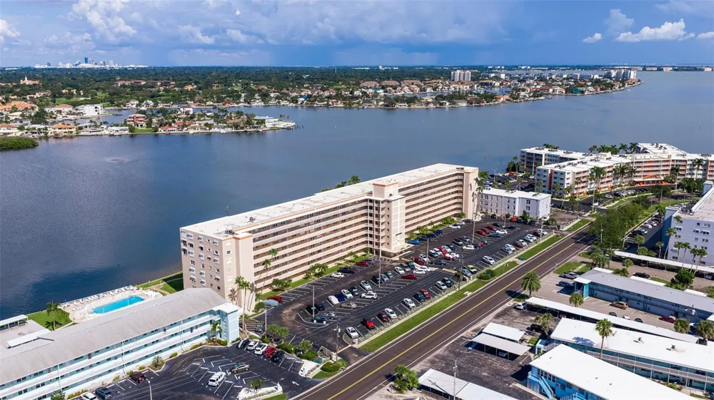 1847 SHORE DRIVE S #202 South Pasadena, FL 33707