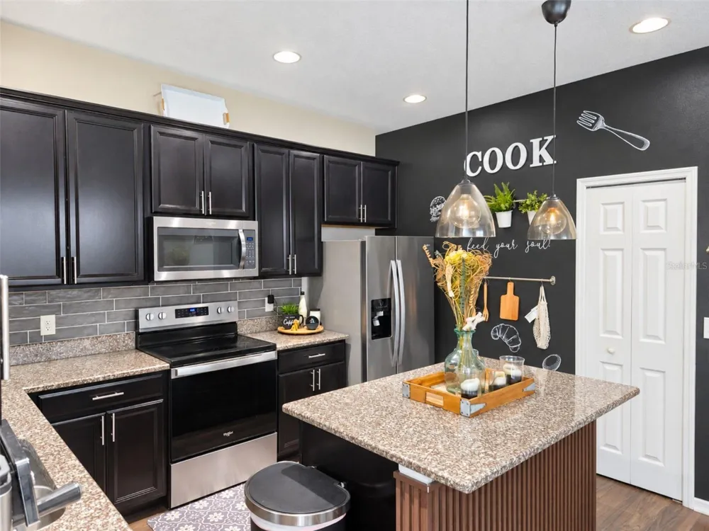 4839 CLIVEDEN LOOP Sanford, FL 32773