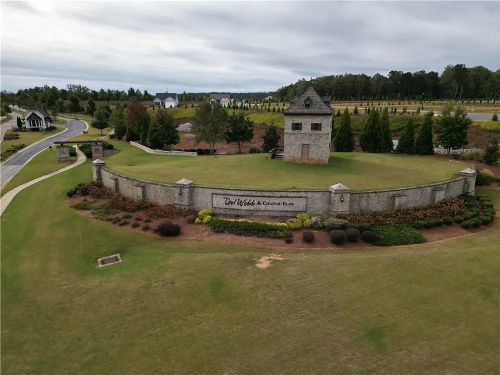 5687 Villa Crest Drive Hoschton, GA 30548
