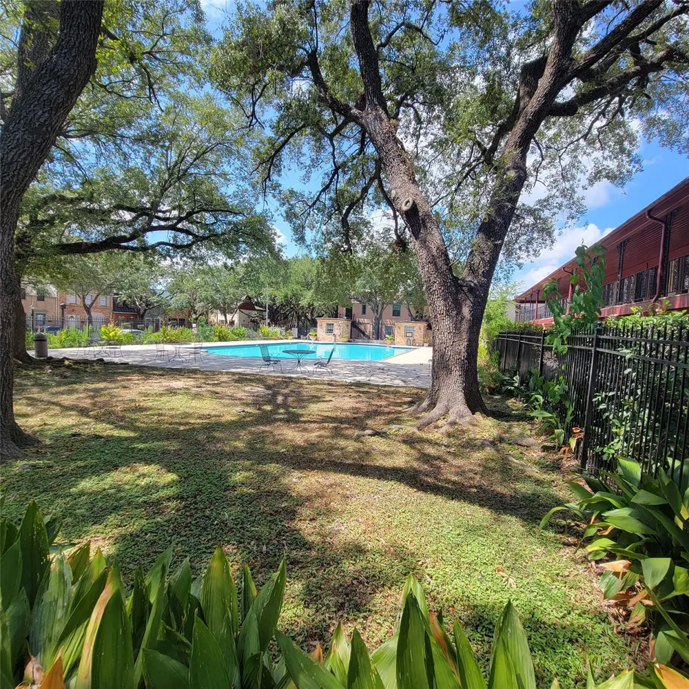 5208 Arboles Drive #A2 Houston, TX 77035