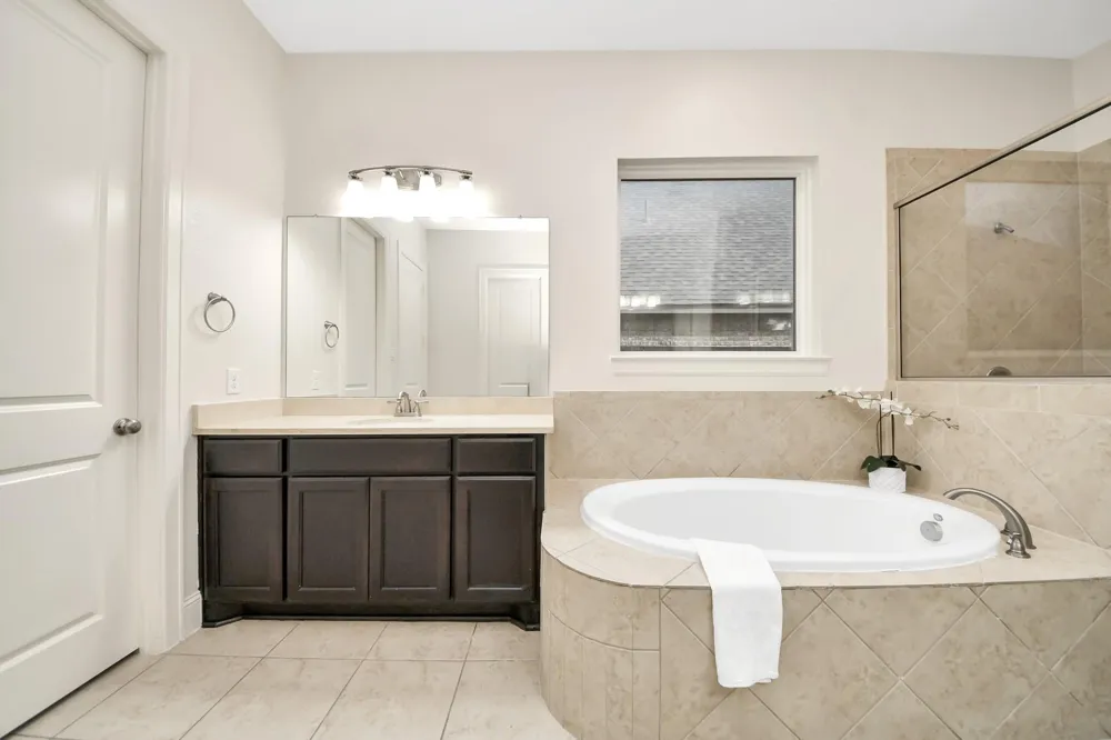 9814 Carver Drive Rosharon, TX 77583