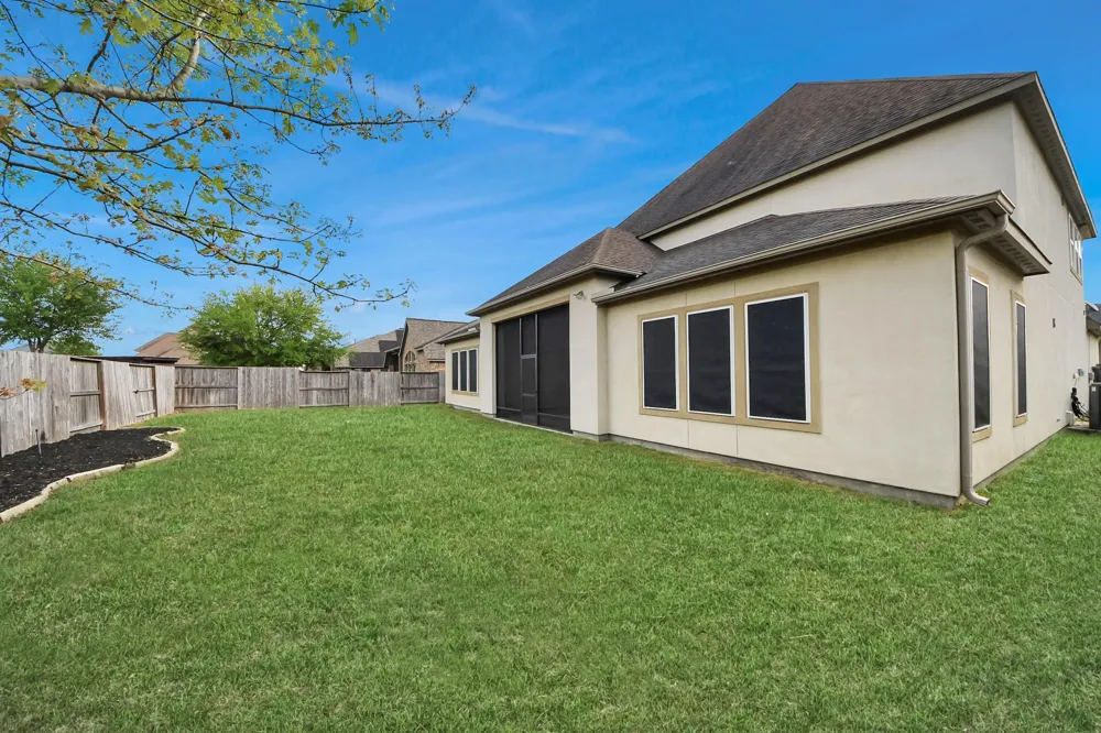 9814 Carver Drive Rosharon, TX 77583