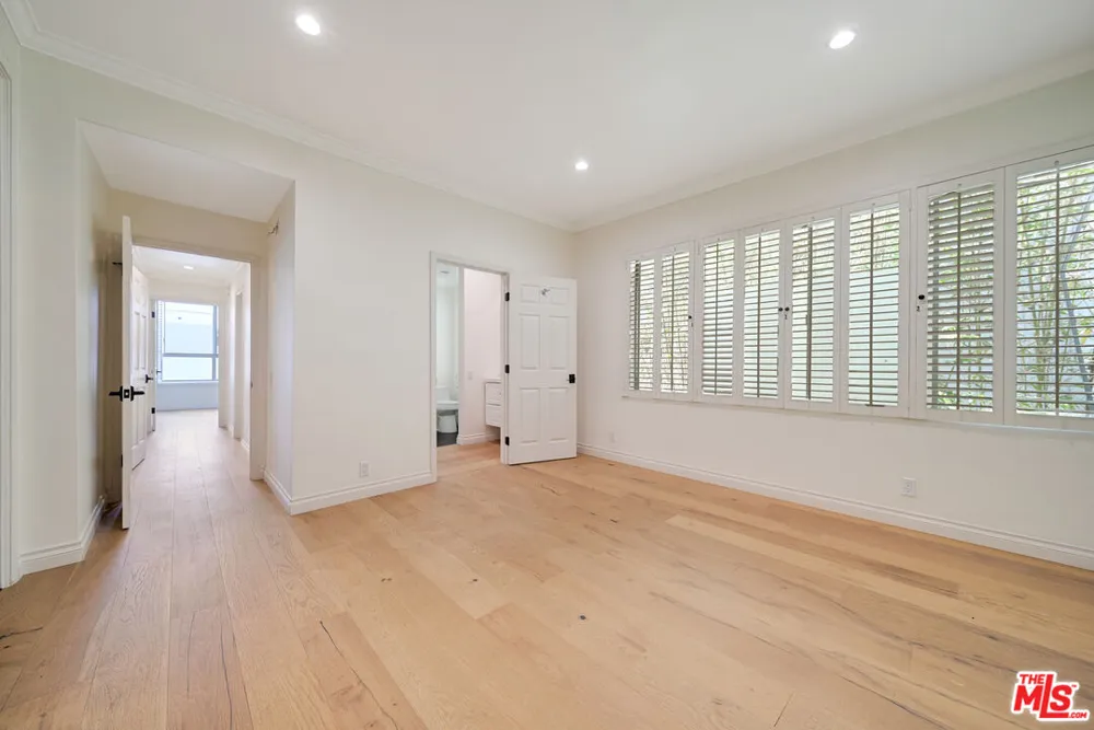 435 PALM DRIVE Beverly Hills, CA 90210