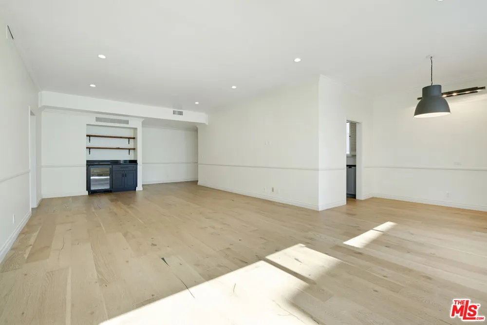 435 PALM DRIVE Beverly Hills, CA 90210