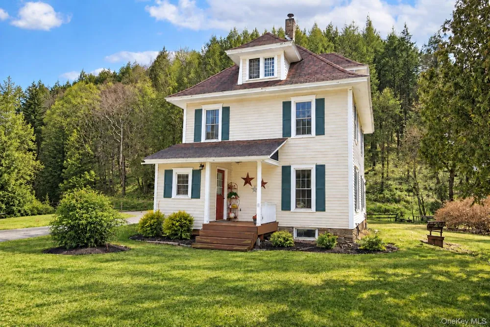 53 Yorktown Road Roscoe, NY 12776