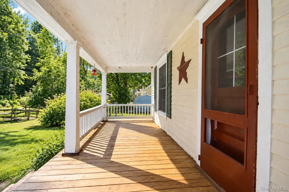 53 Yorktown Road Roscoe, NY 12776