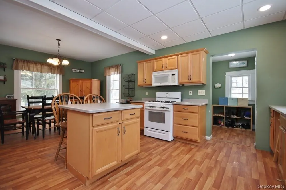 53 Yorktown Road Roscoe, NY 12776