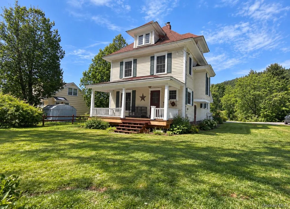 53 Yorktown Road Roscoe, NY 12776