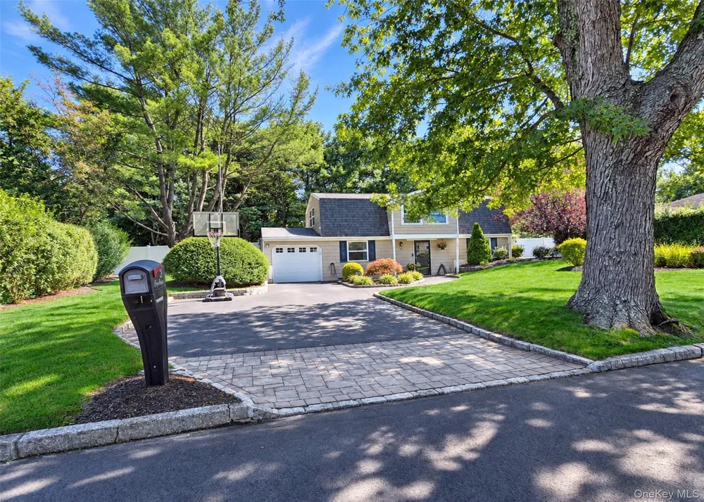 29 Ivy League Lane Stony Brook, NY 11790