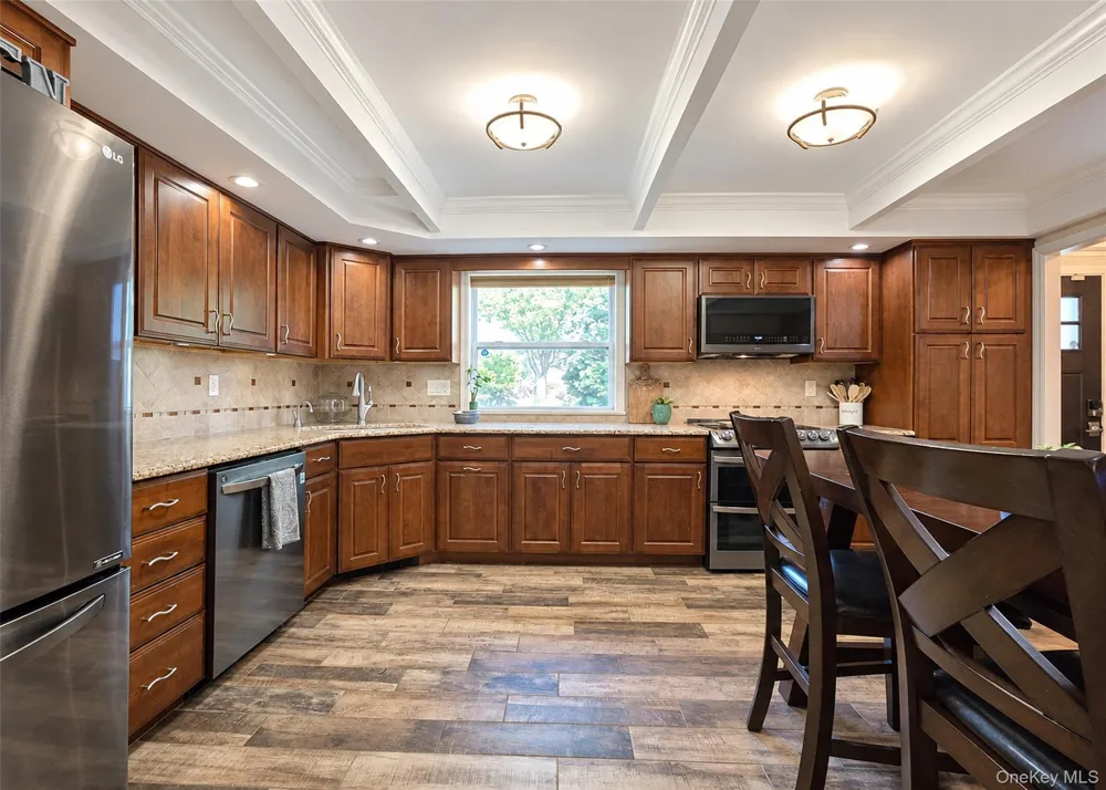 29 Ivy League Lane Stony Brook, NY 11790