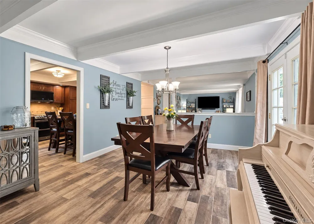 29 Ivy League Lane Stony Brook, NY 11790