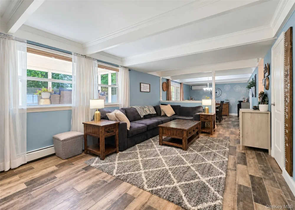 29 Ivy League Lane Stony Brook, NY 11790