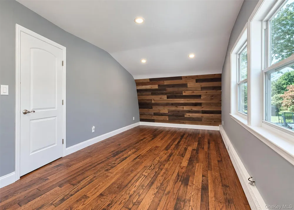 29 Ivy League Lane Stony Brook, NY 11790