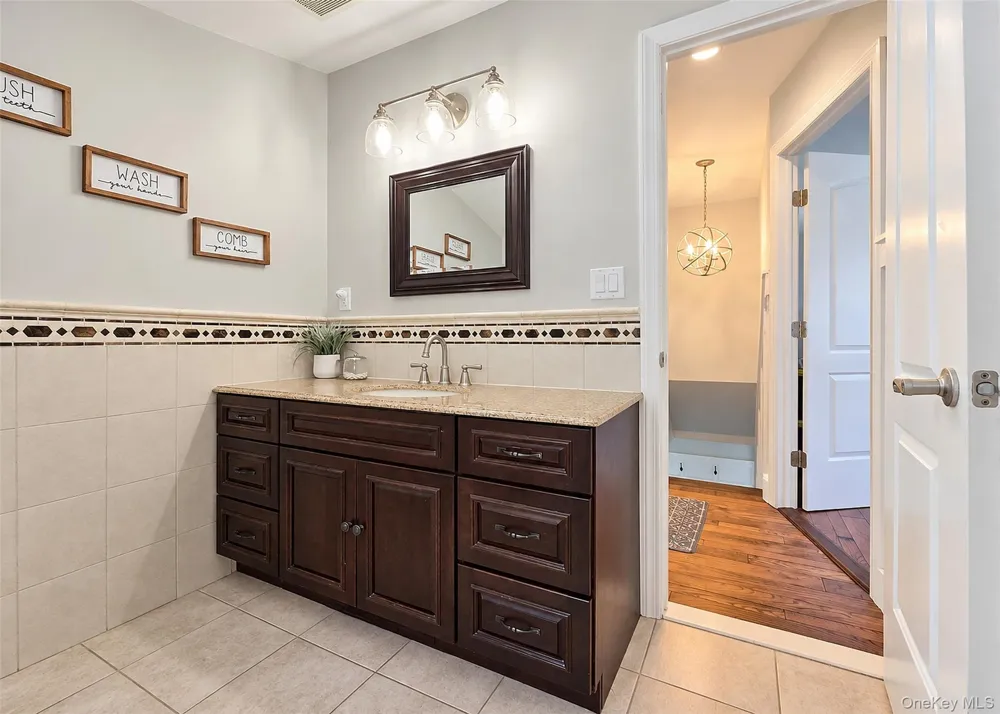 29 Ivy League Lane Stony Brook, NY 11790