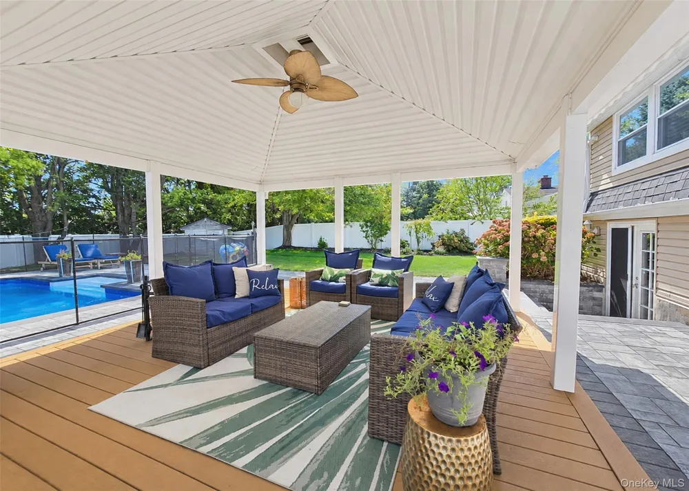 29 Ivy League Lane Stony Brook, NY 11790