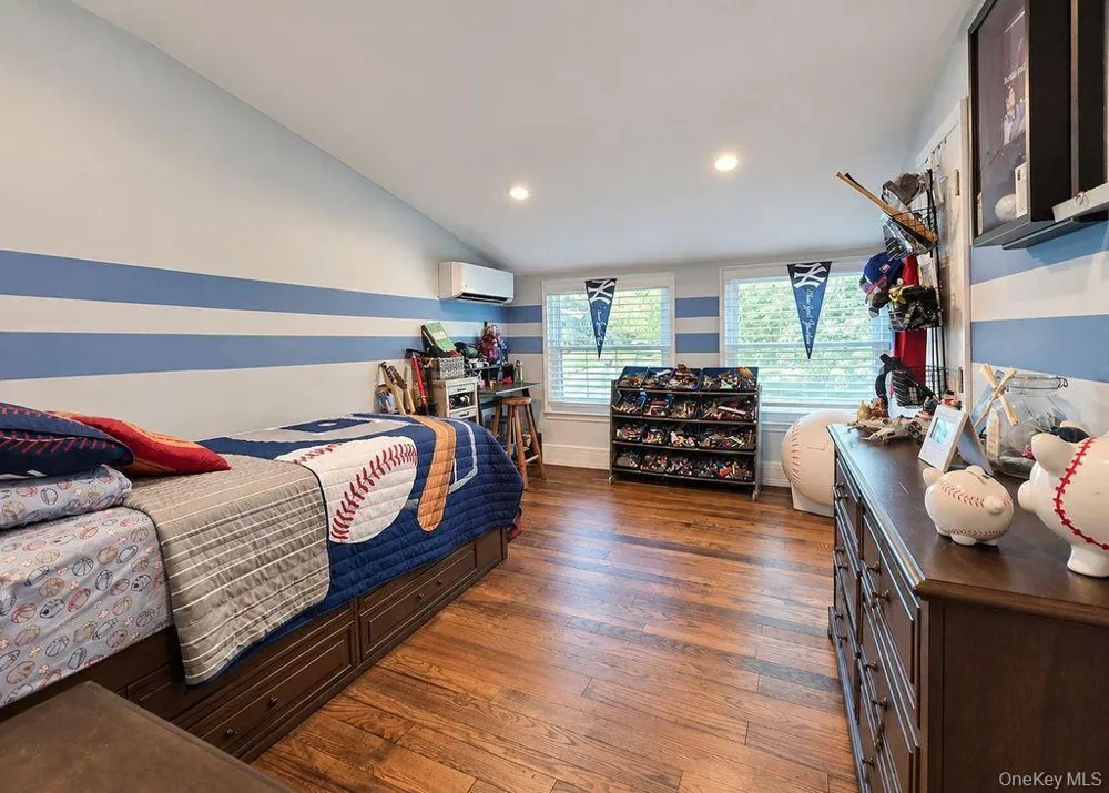 29 Ivy League Lane Stony Brook, NY 11790