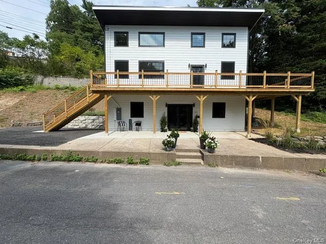33 Valley Street Saugerties, NY 12477