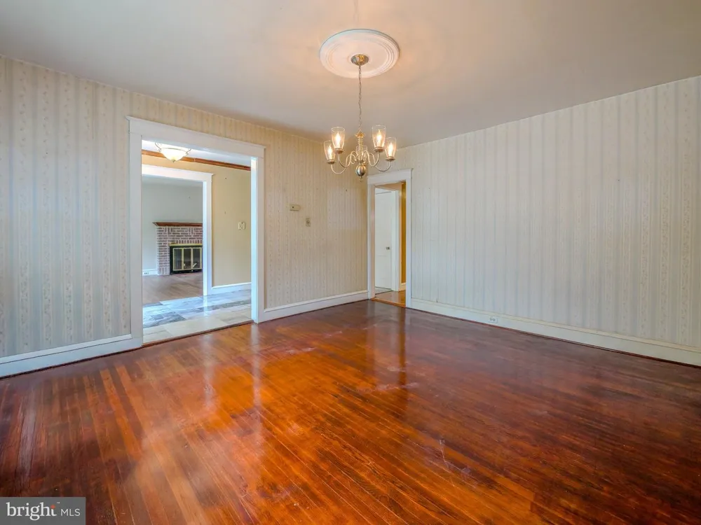 705 EDMONDS AVENUE Drexel Hill, PA 19026