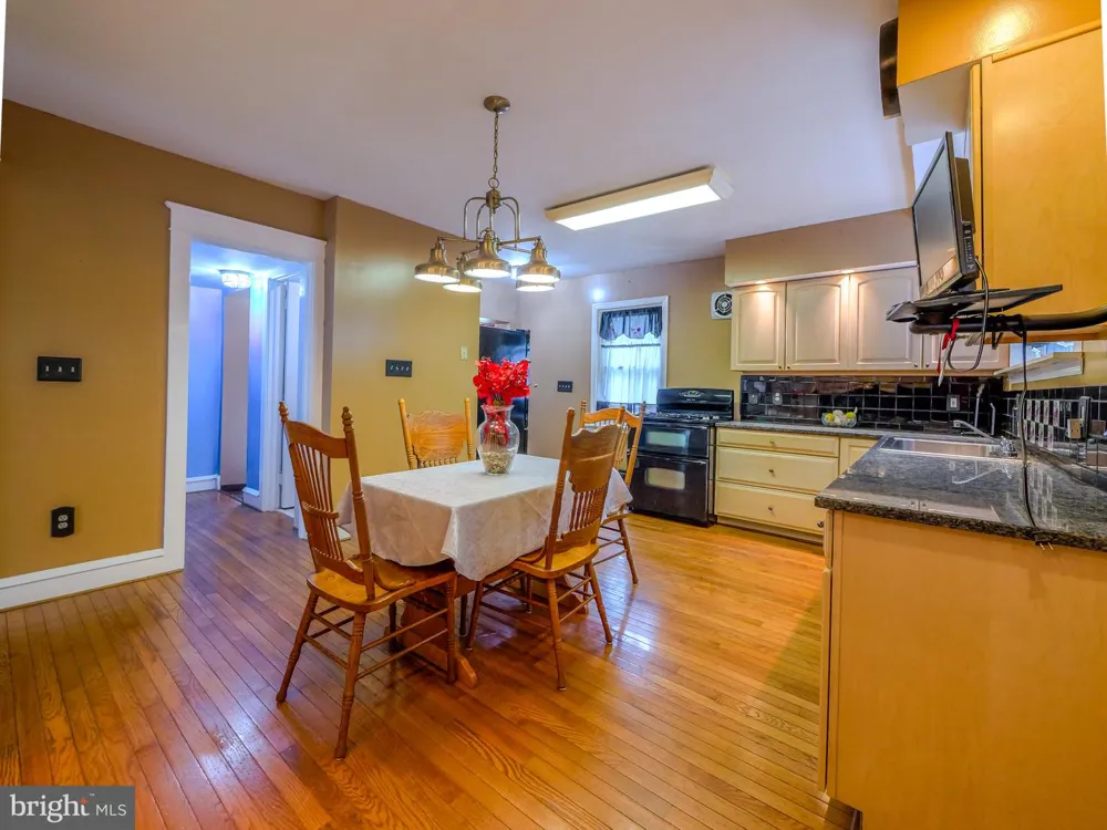 705 EDMONDS AVENUE Drexel Hill, PA 19026