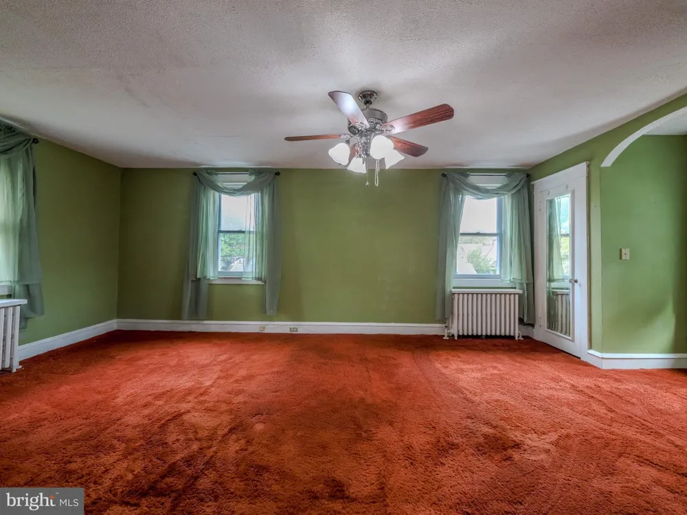 705 EDMONDS AVENUE Drexel Hill, PA 19026