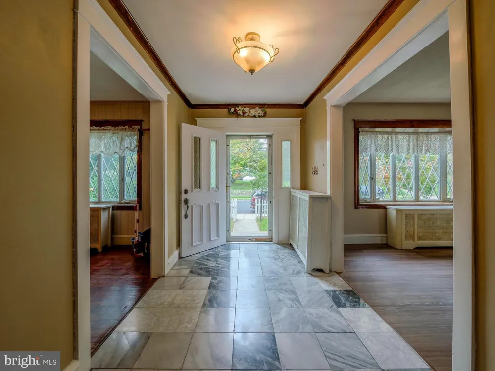 705 EDMONDS AVENUE Drexel Hill, PA 19026