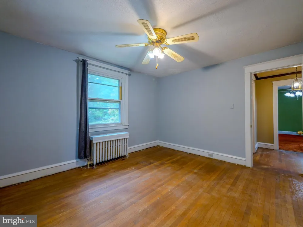 705 EDMONDS AVENUE Drexel Hill, PA 19026