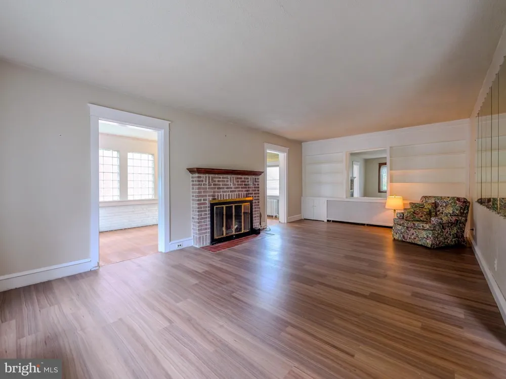 705 EDMONDS AVENUE Drexel Hill, PA 19026