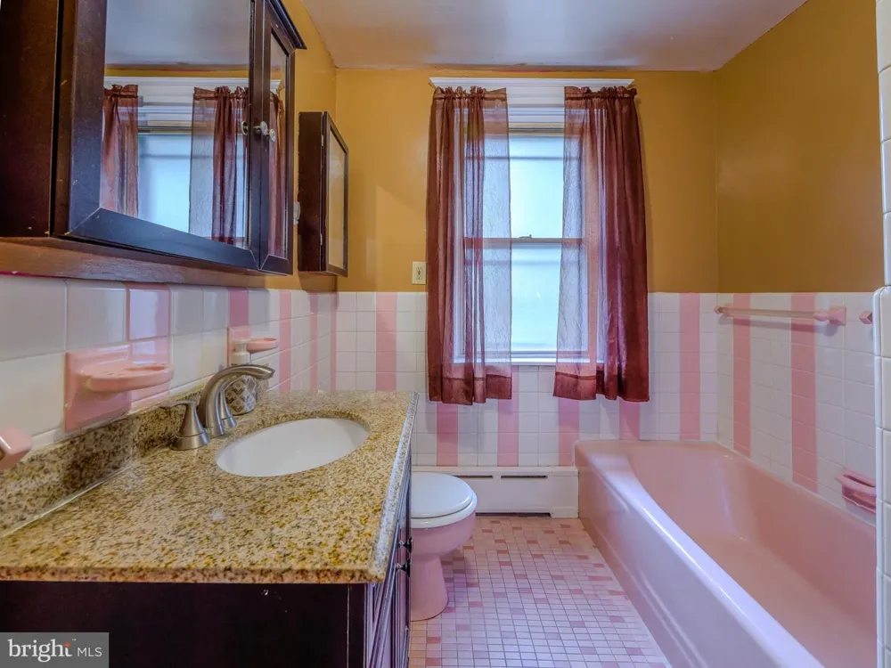 705 EDMONDS AVENUE Drexel Hill, PA 19026