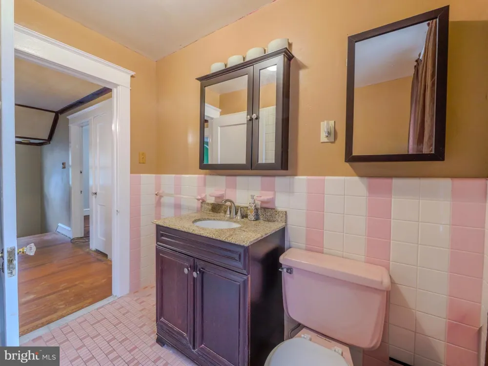 705 EDMONDS AVENUE Drexel Hill, PA 19026