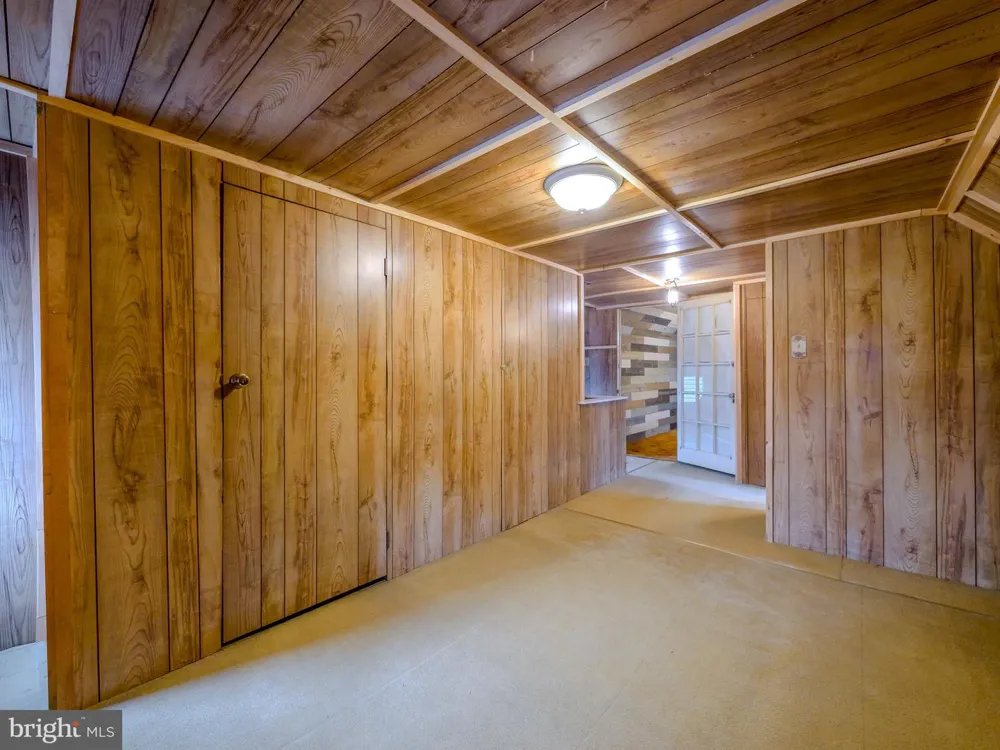 705 EDMONDS AVENUE Drexel Hill, PA 19026