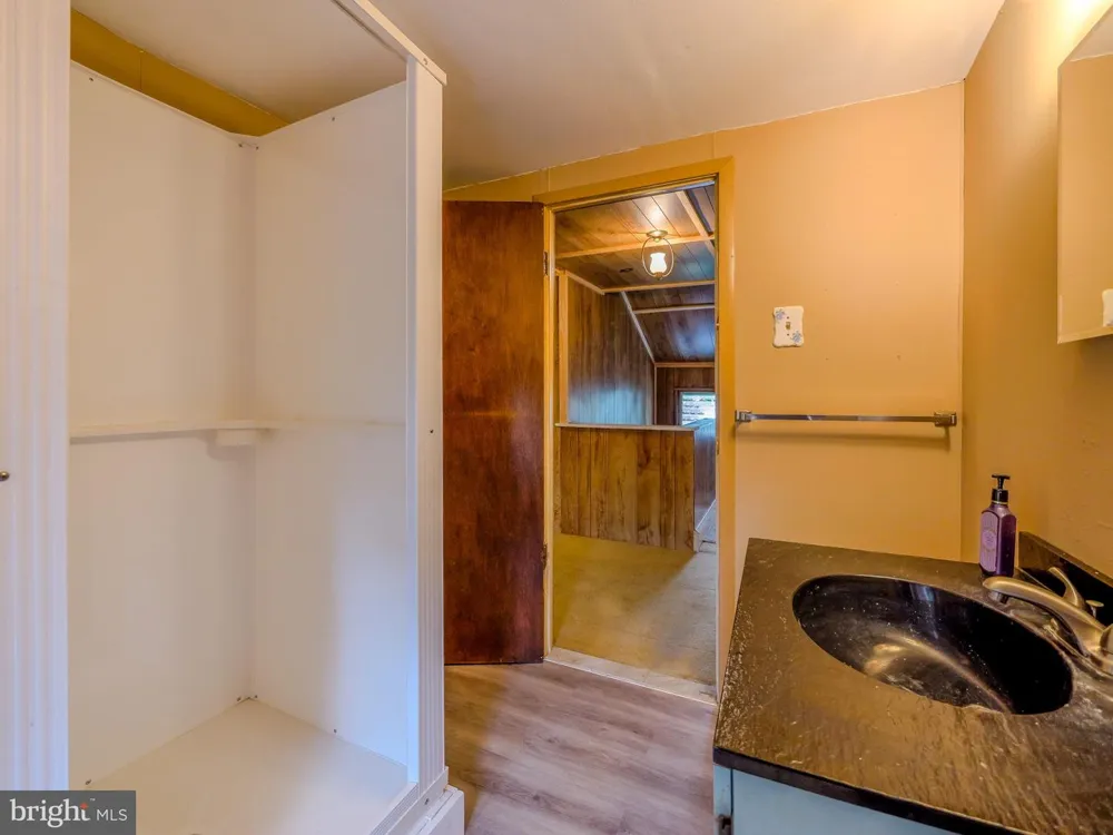 705 EDMONDS AVENUE Drexel Hill, PA 19026
