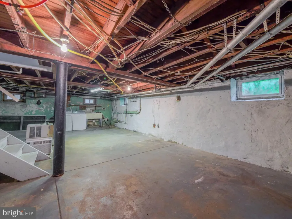 705 EDMONDS AVENUE Drexel Hill, PA 19026