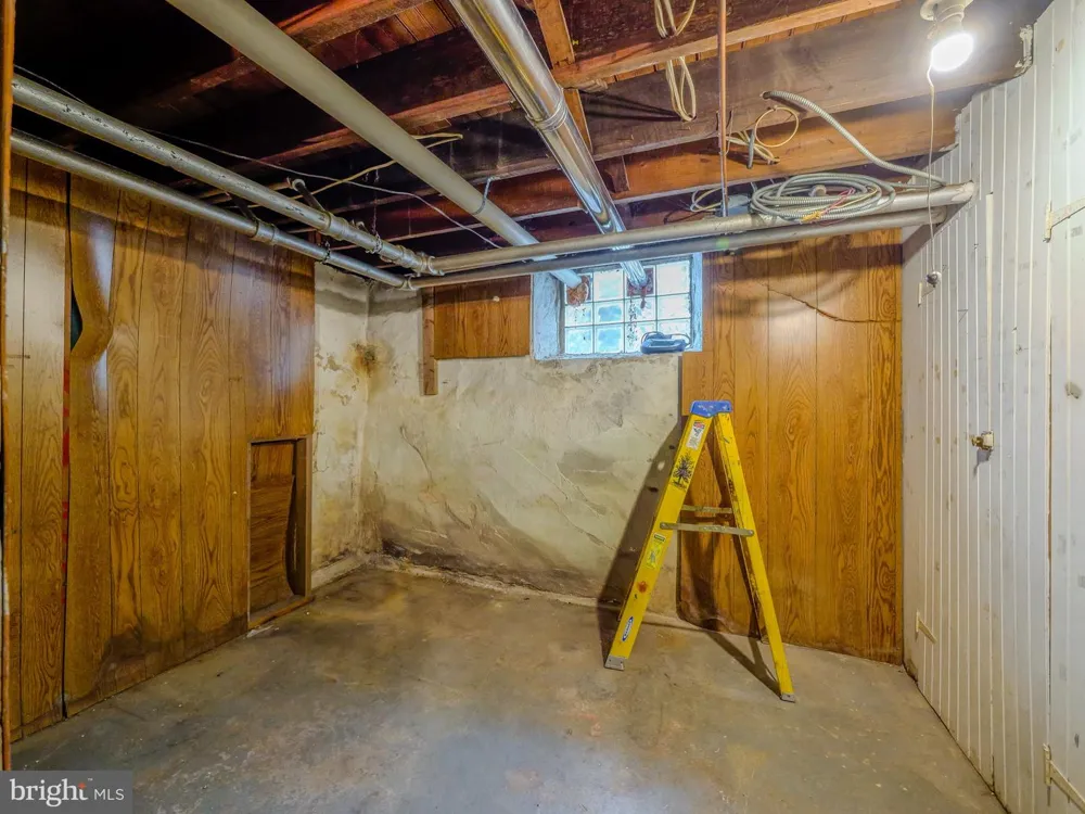 705 EDMONDS AVENUE Drexel Hill, PA 19026